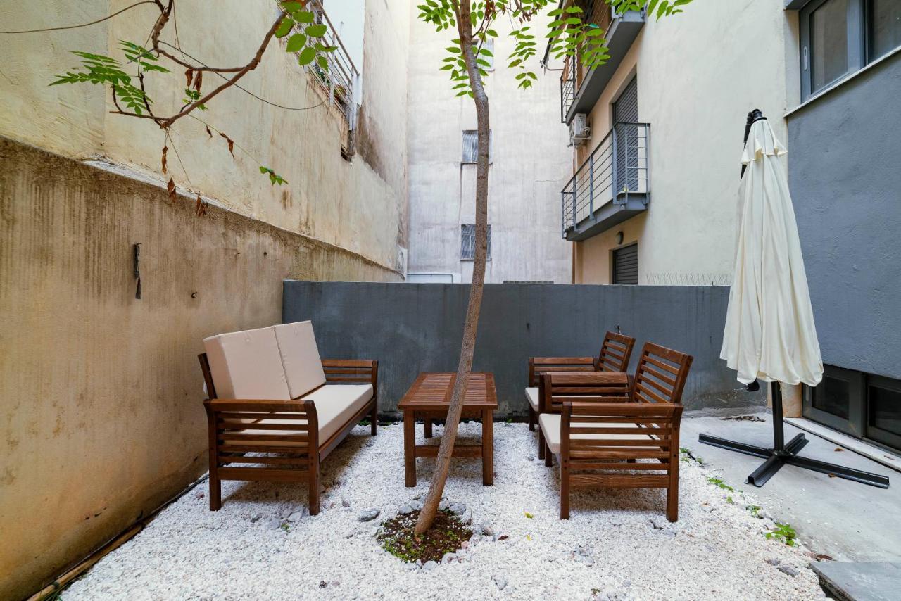 Lykabettus Gem With Yard And Parking Apartman Athén Kültér fotó