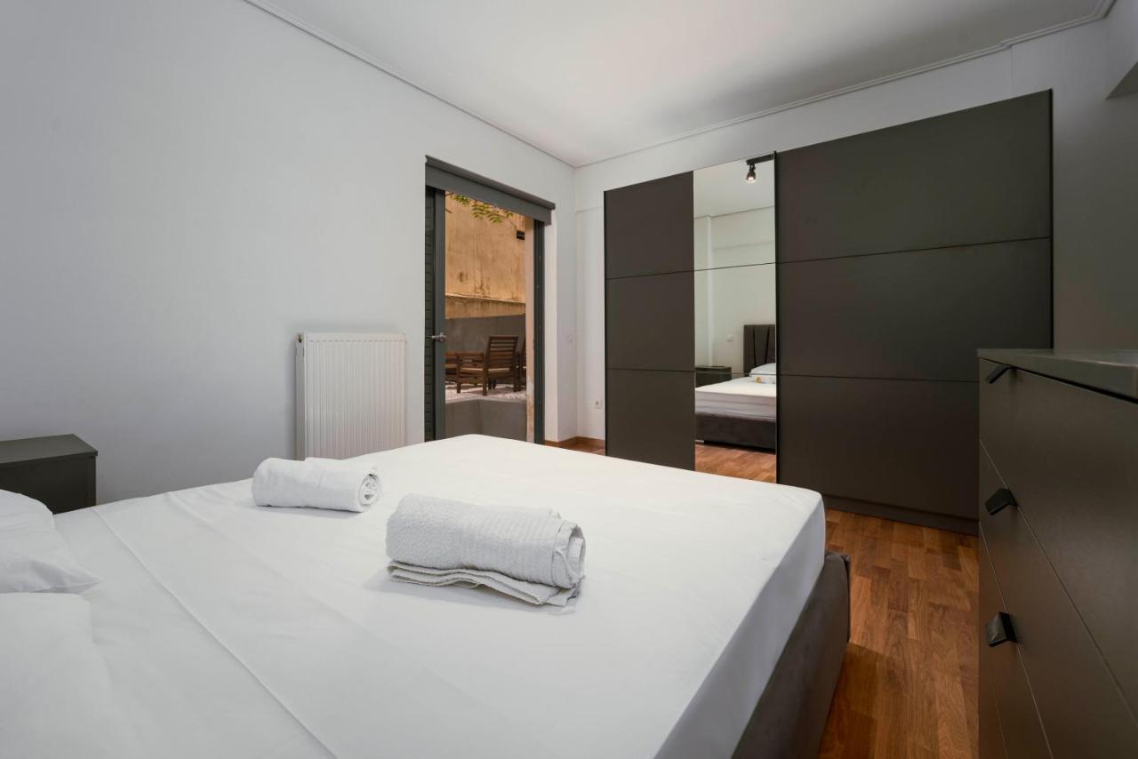 Lykabettus Gem With Yard And Parking Apartman Athén Kültér fotó