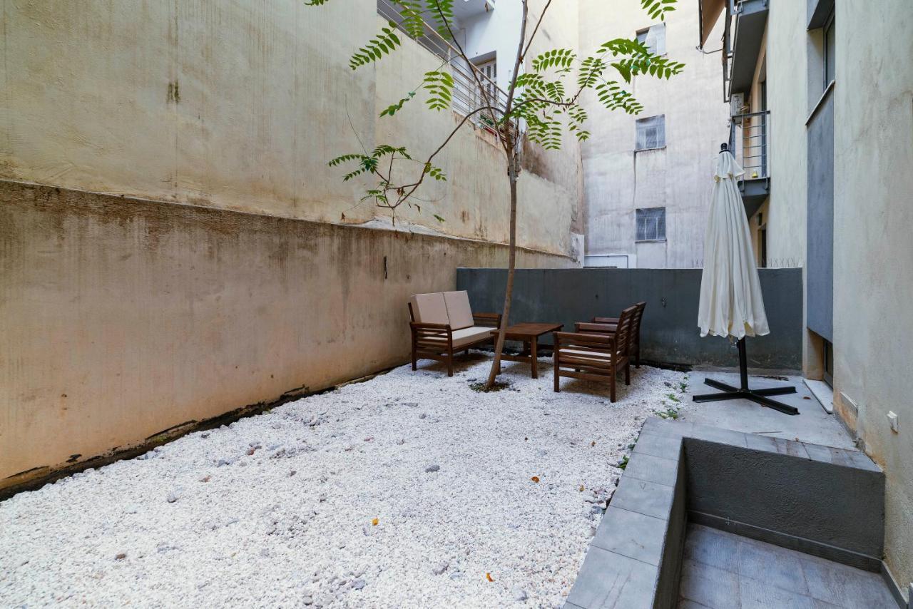 Lykabettus Gem With Yard And Parking Apartman Athén Kültér fotó